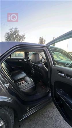 کرایسلەر 300